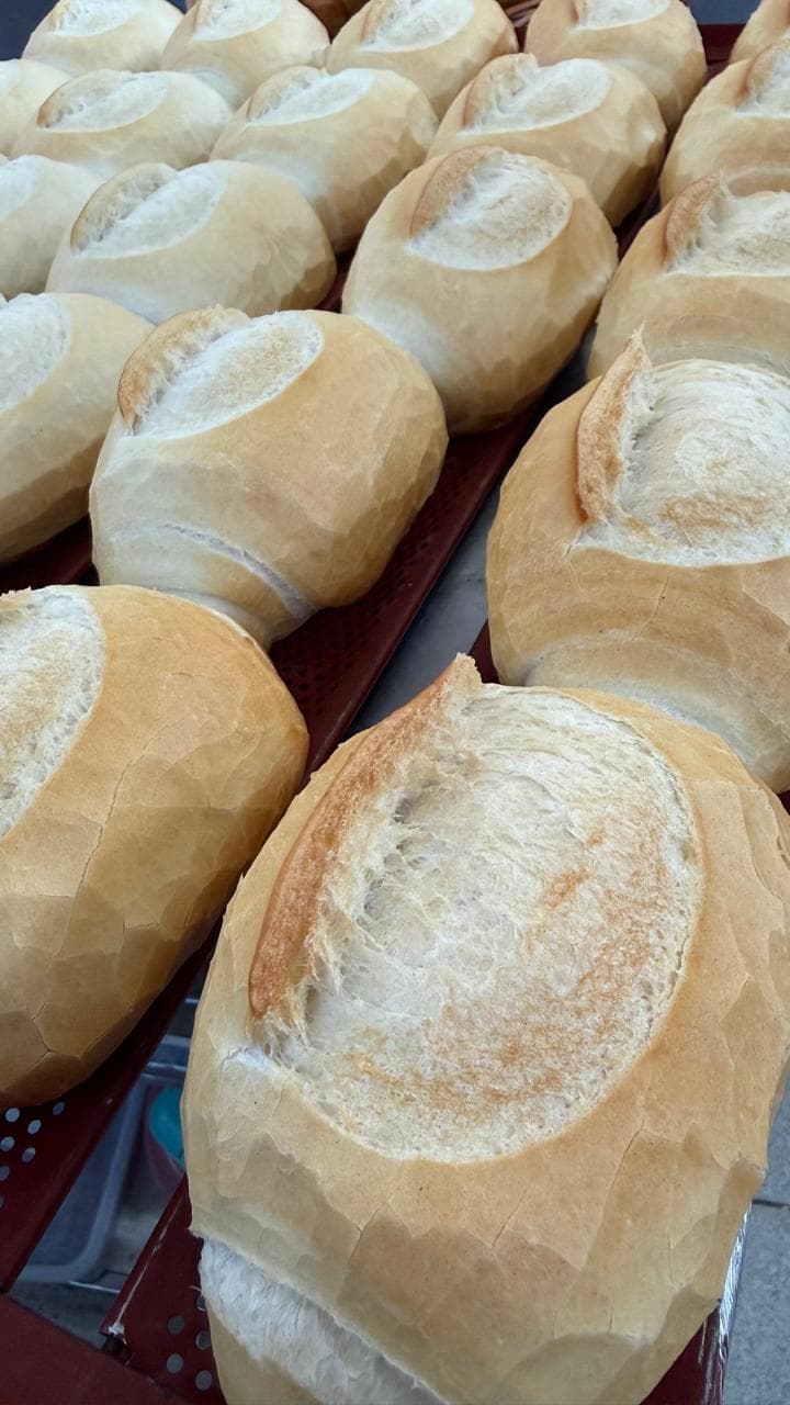 Pão francês da padaria do Super DEMA